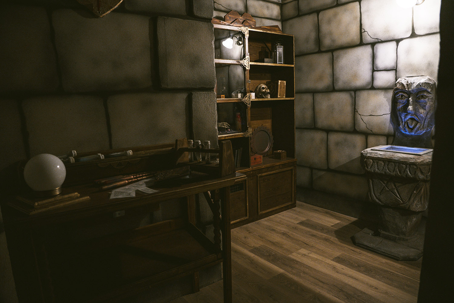 Le décor de Dark Magic School à Paris 9