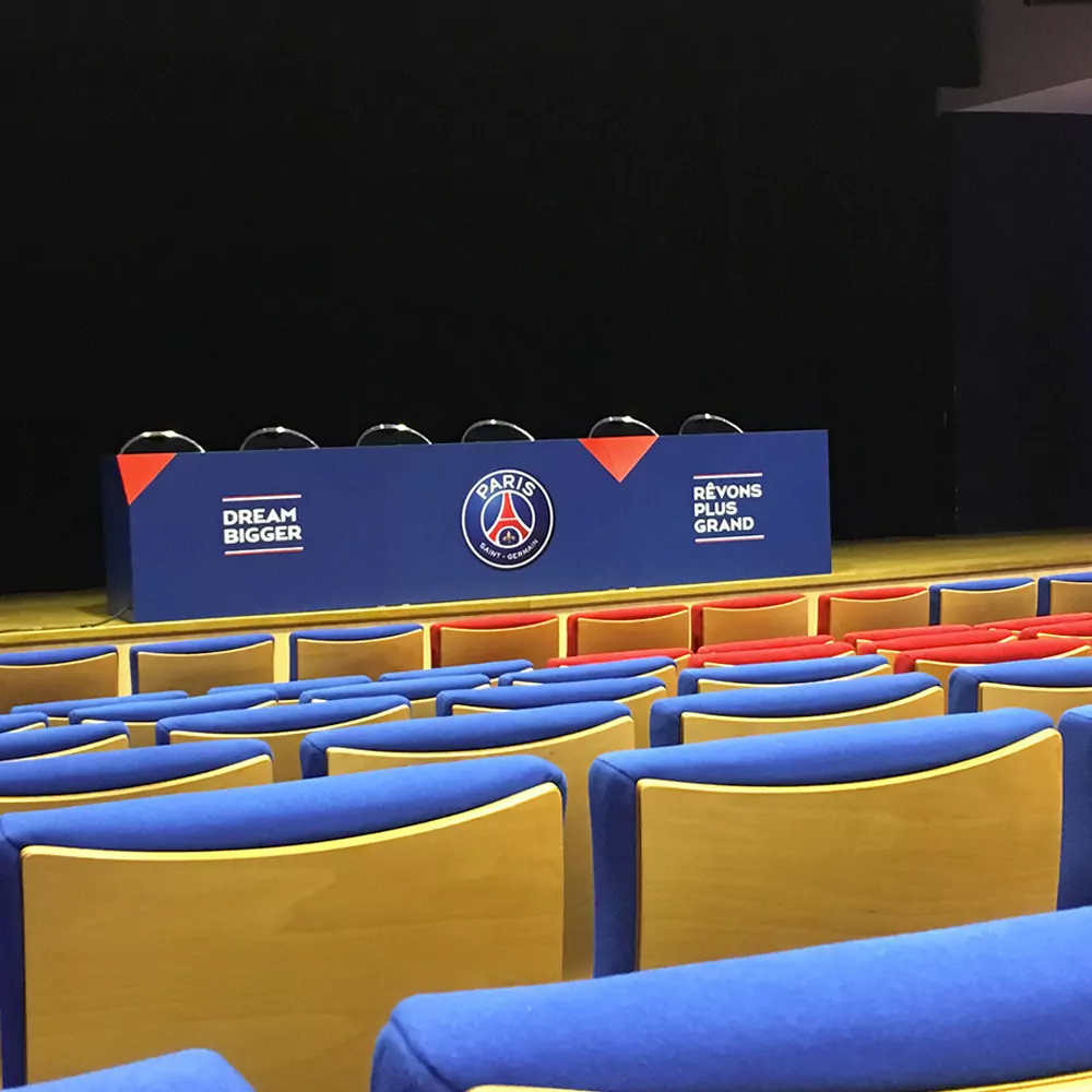 La salle de conférences de presse du stade