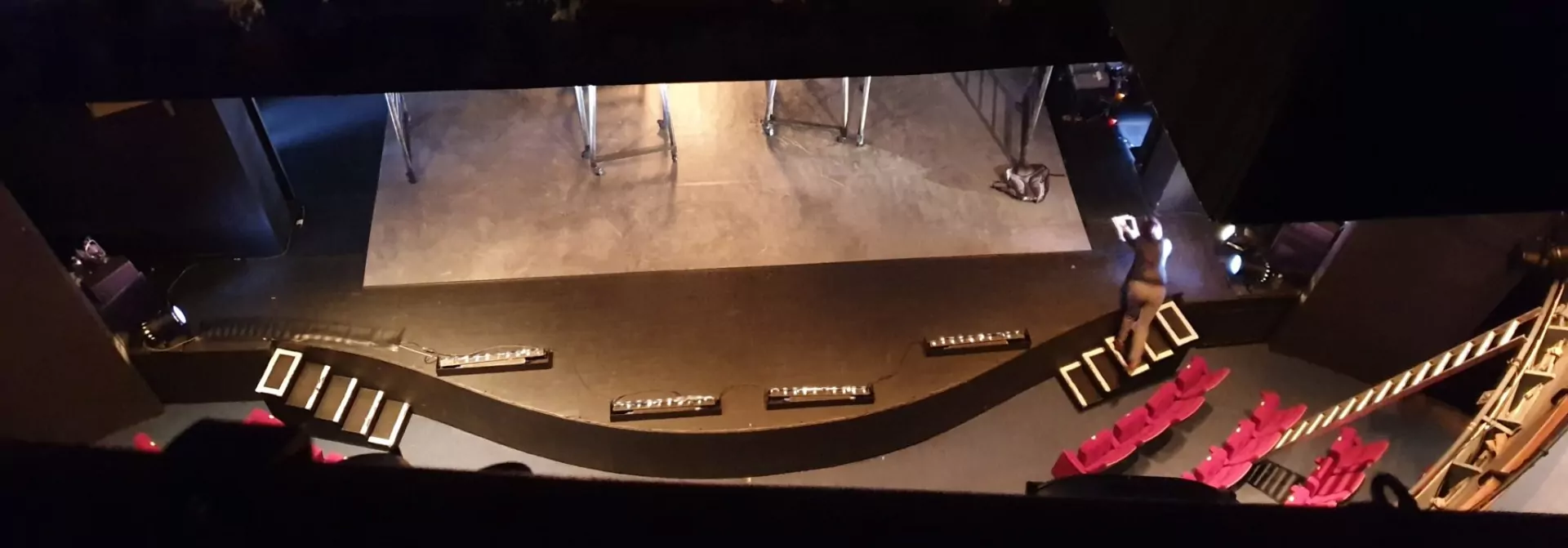 La scène du théâtre vue des cintres