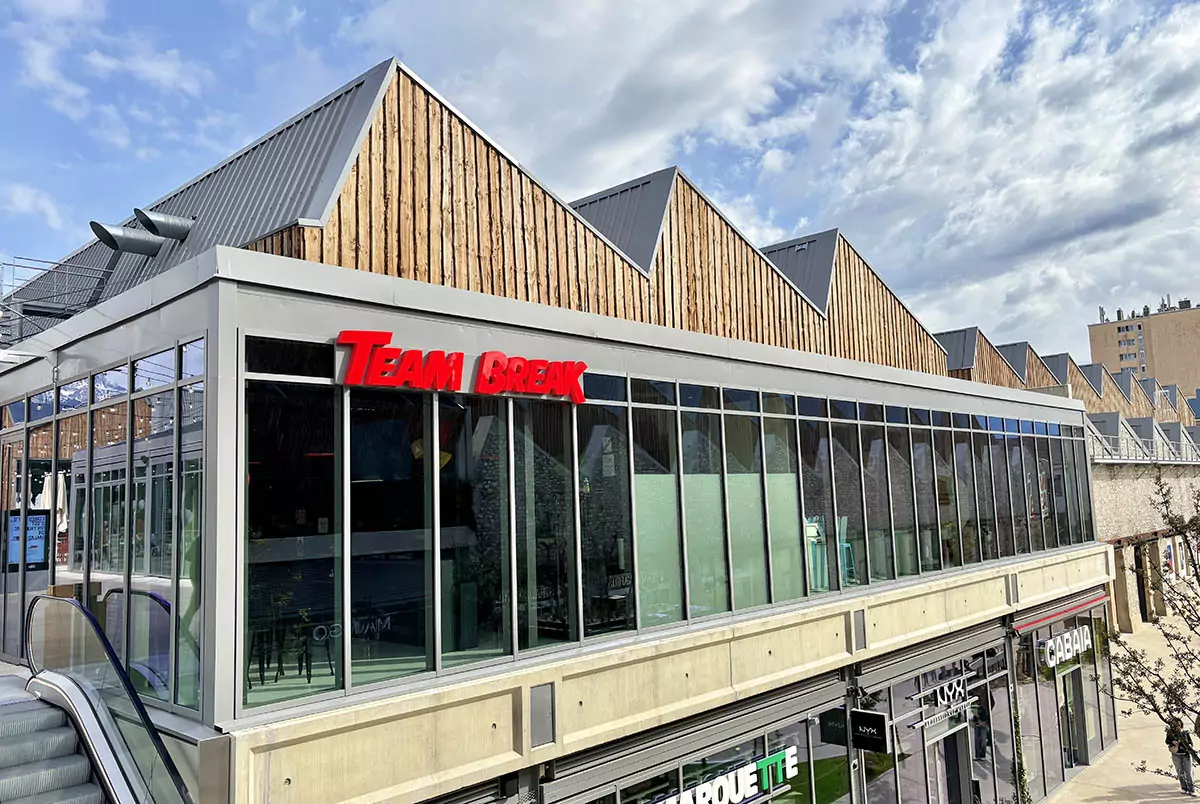 La façade de Team Break Grenoble, ZAC Neyrpic