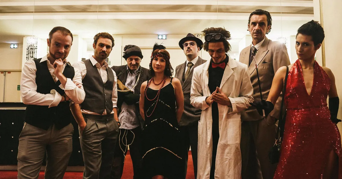 Groupe effectuant un escape game